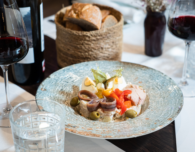 restaurante clásico de la hostelería gijonesa cocina asturiana de autor