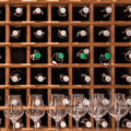 Una bodega pensada para sorprender: vinos con historia en El Feudo Gijón