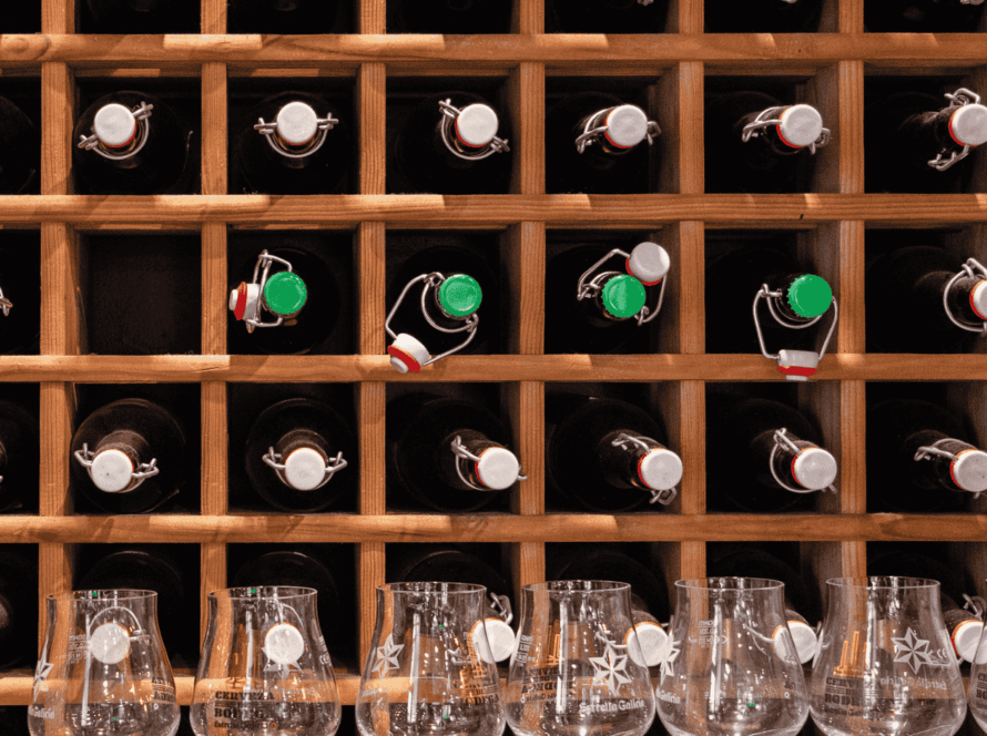 Bodega de vinos en El Feudo restaurante vinatería en Gijón